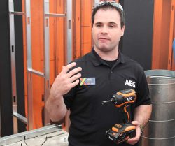Конференция AEG 2019 Лондон BSS18B6 винтоверт аккумуляторный 18 В импульсный